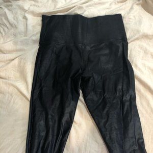 Carbon38 Takara High Waisted 7/8 leggings